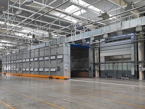 Integrated mobile paint booth