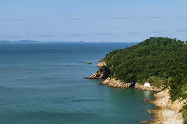 推动石化化工行业不符合环保、安全等相关要求的装置淘汰退出一批、改造提升一批、整体新建一批