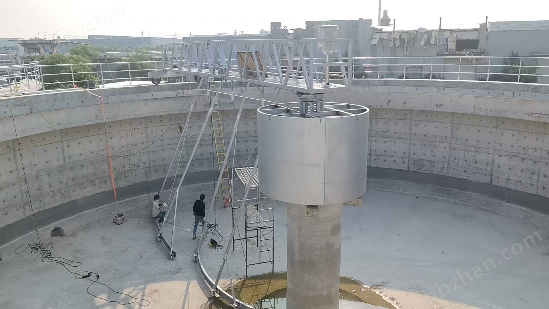 ZCGN中心傳動垂架式刮泥機